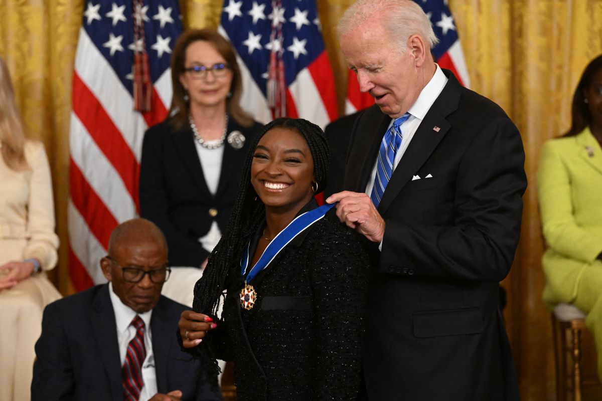 simone biles presidential medal of freedom